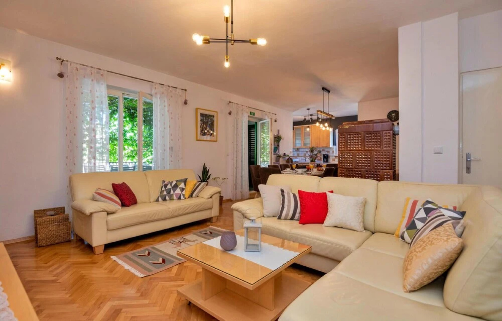 Amazing Home in Makarska With Wifi and 6 Bedrooms