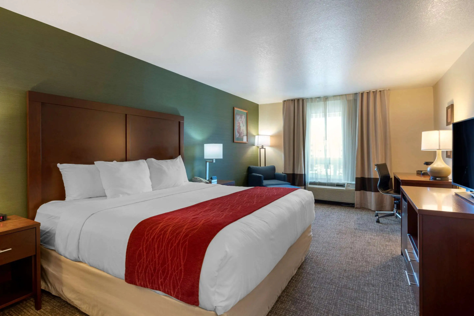 Comfort Inn & Suites Salem Northeast