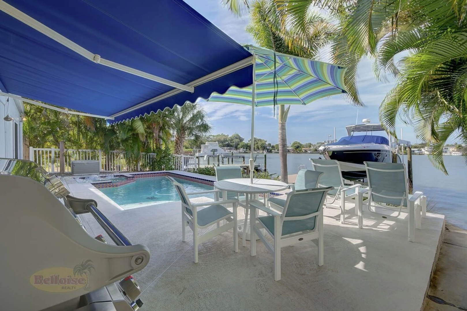 Water Lover's Paradise - Weekly Rental 2 Bedroom Home by Redawning