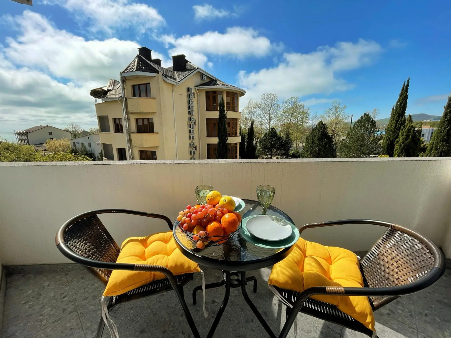 Апартаменты в гостиничном комплексе Радуга 10И