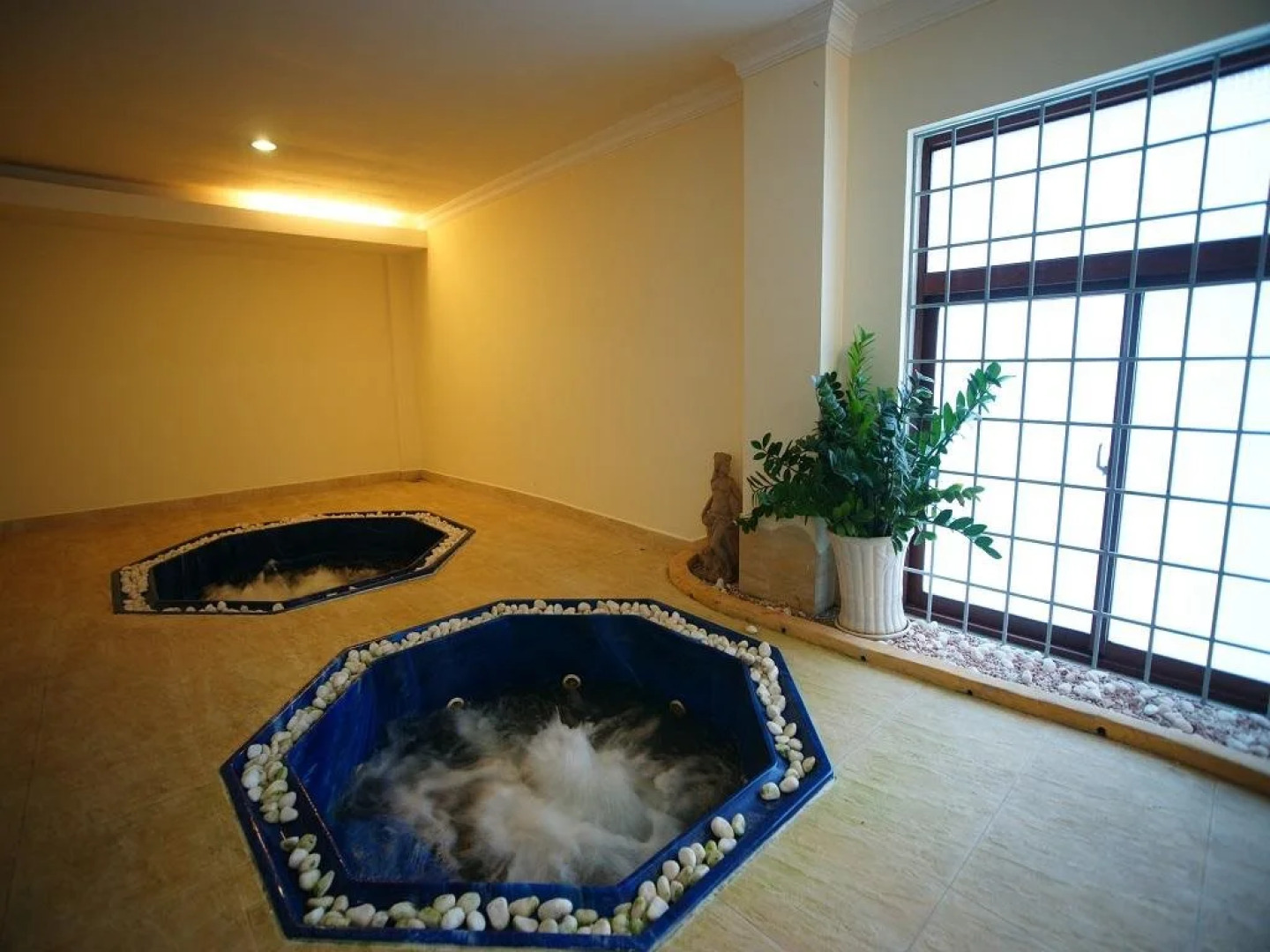 Ham Luong Hotel