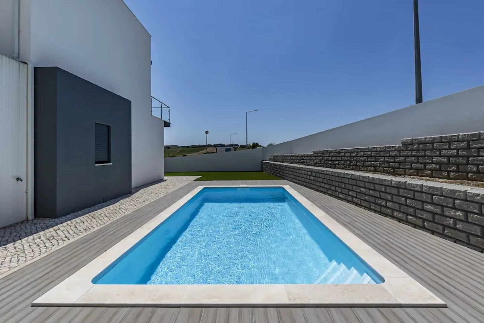 Captivating 4-bed House in Cadaval District-lisbon