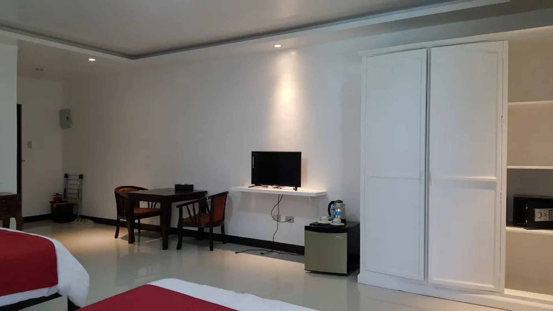 Phil Oasis Hotel & Resort