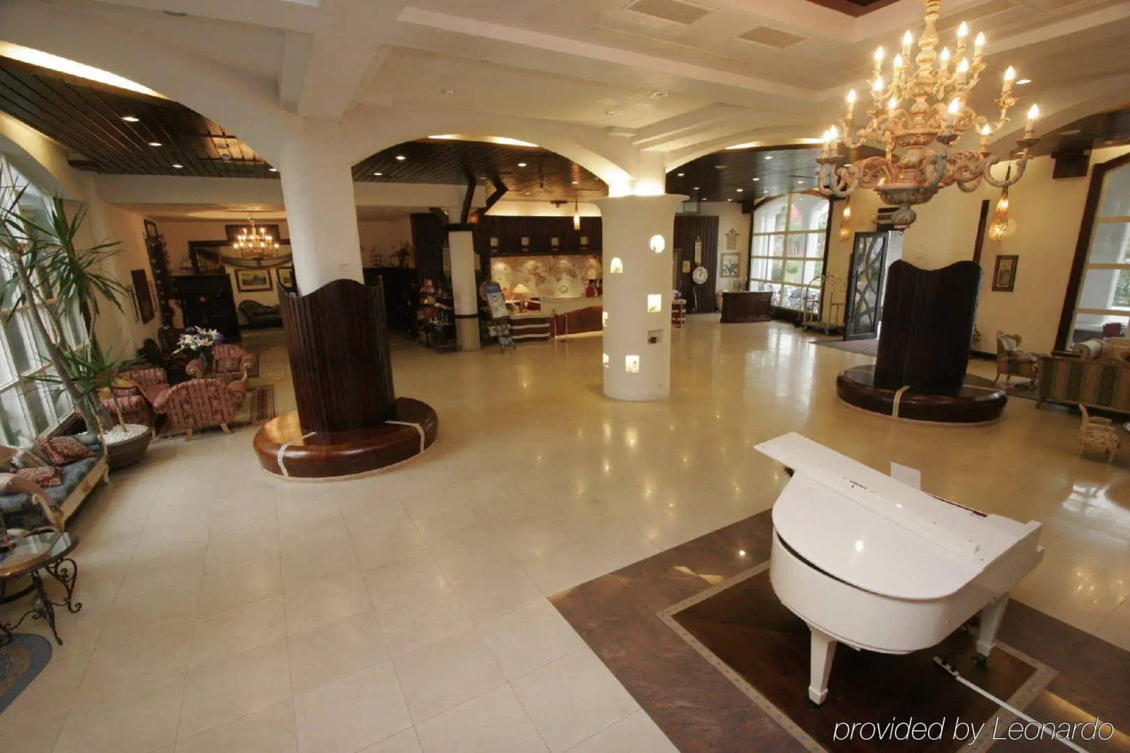 Shangrila Boutique Hotel