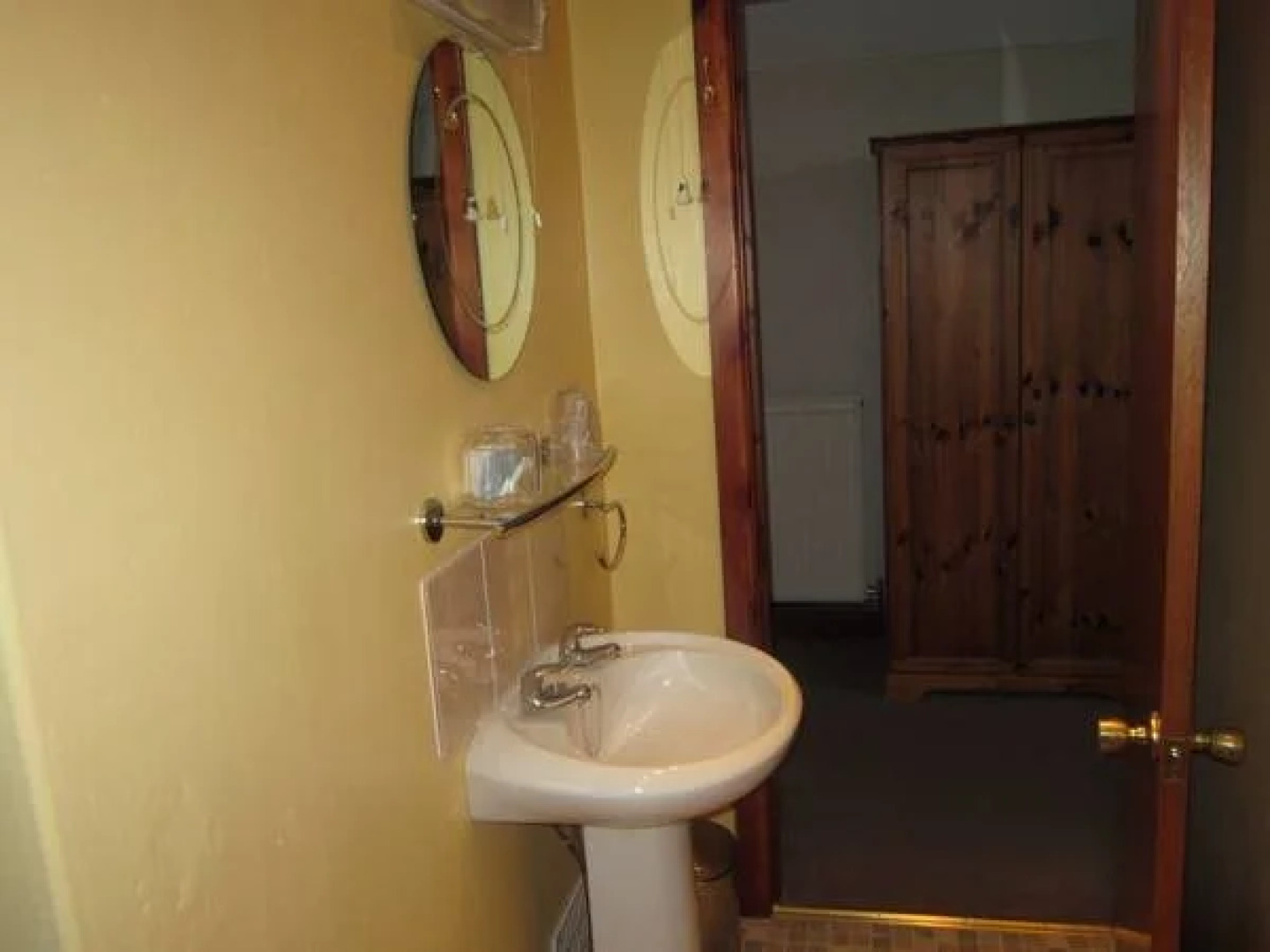 Min y Gaer Guest House