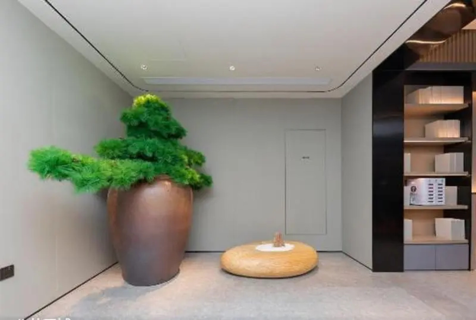 Ji Hotel (Shanghai Hailun Road Metro Station)