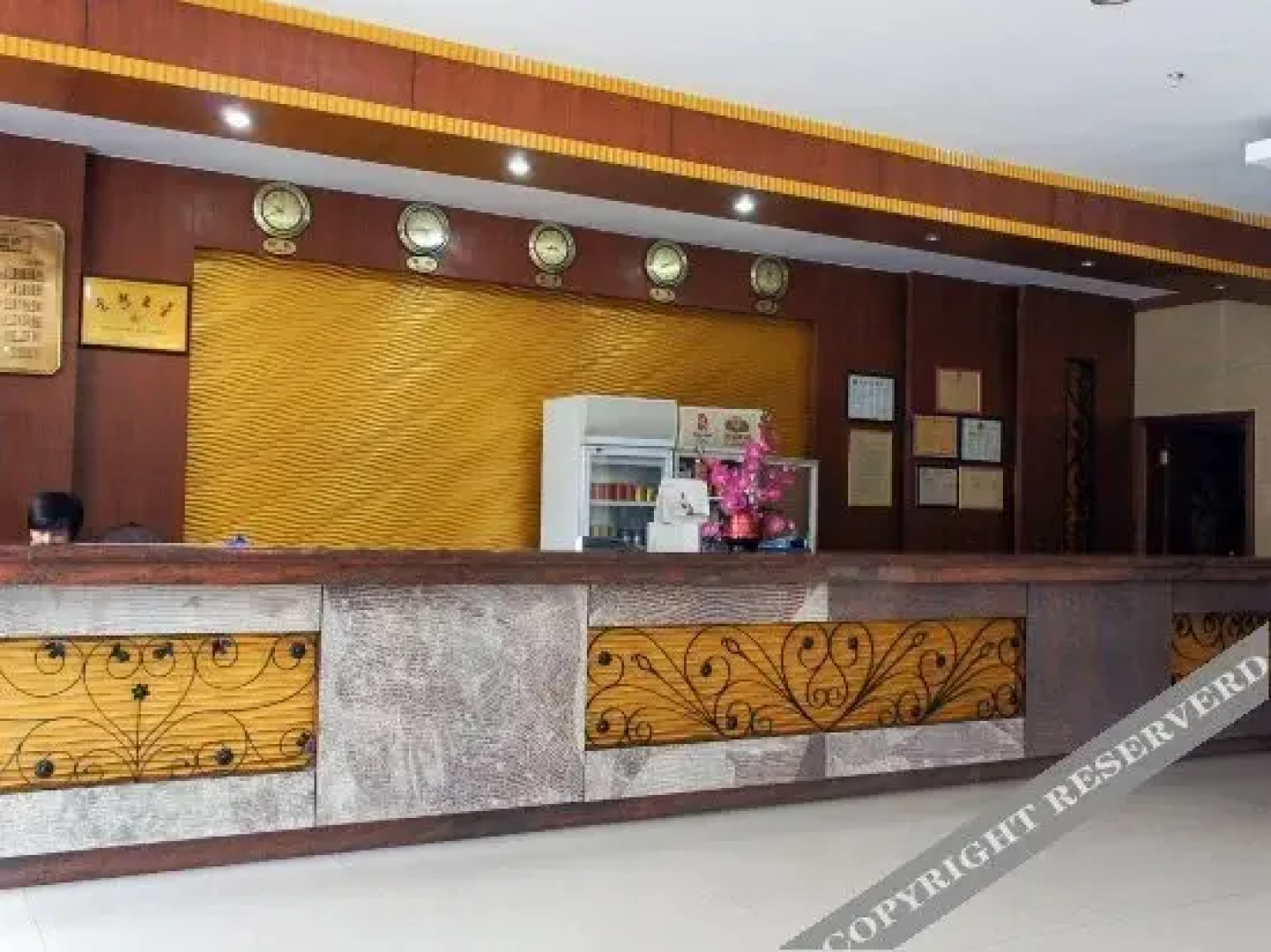 Hongfu Business Hotel (Wanlong City Shopping Center Branch, Heyuan Station)