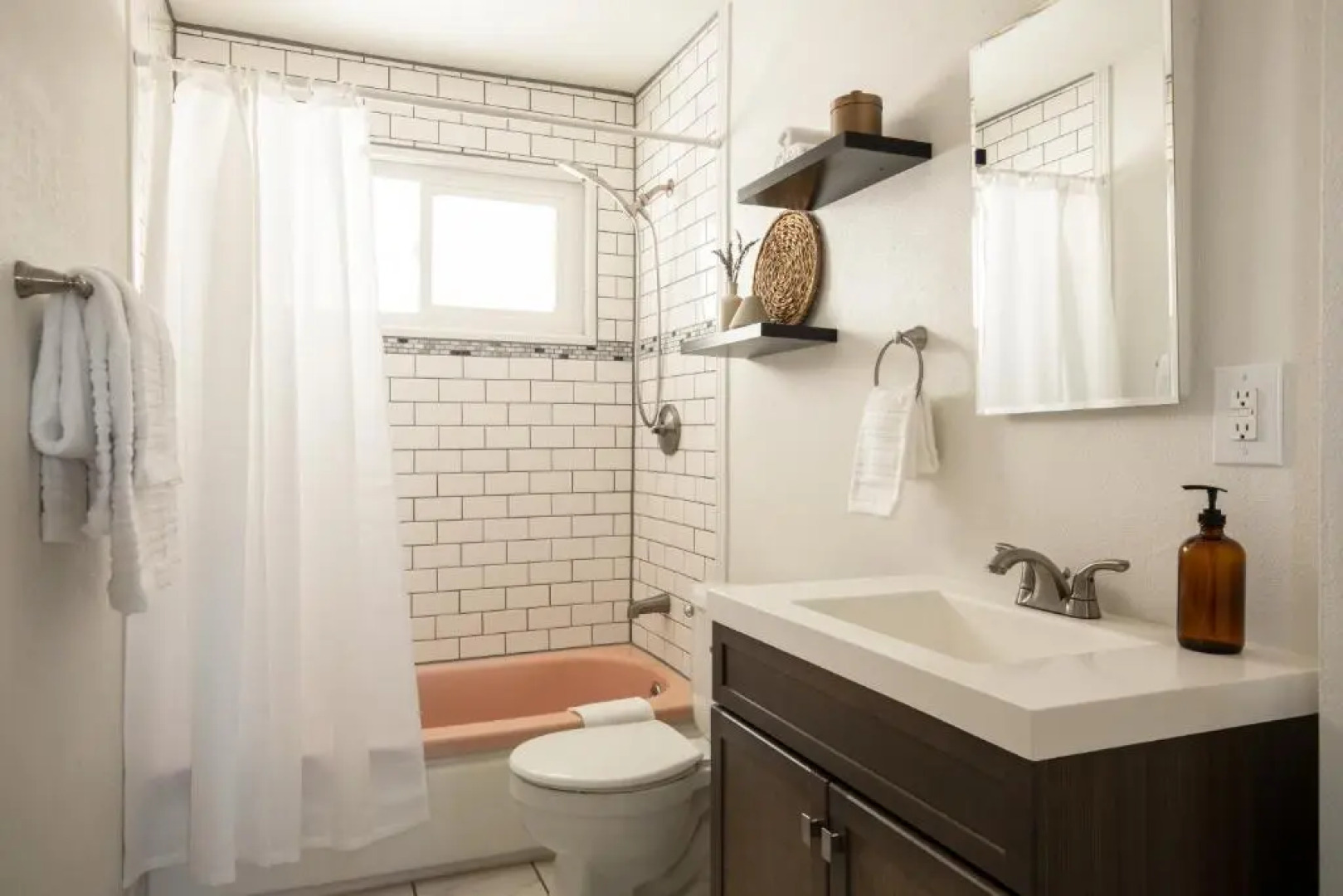 Lovegrass by Avantstay Desert Haven w/ Stunning Patio w/ Ping Pong!