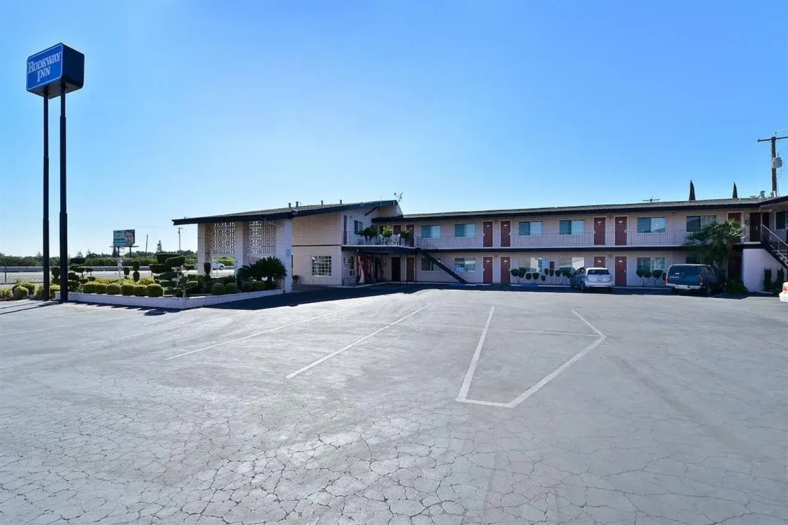 Rodeway Inn Near University-Gateway to Yosemite
