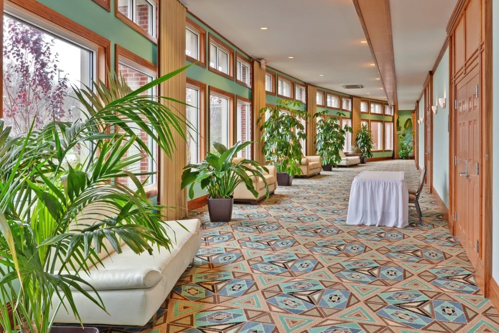 Delta Hotels by Marriott Huntington Mall