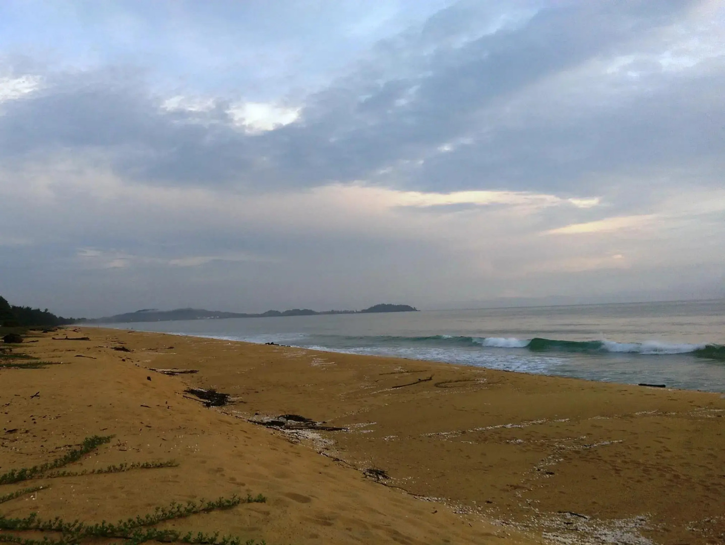 Anggun Beach Guest House Dungun