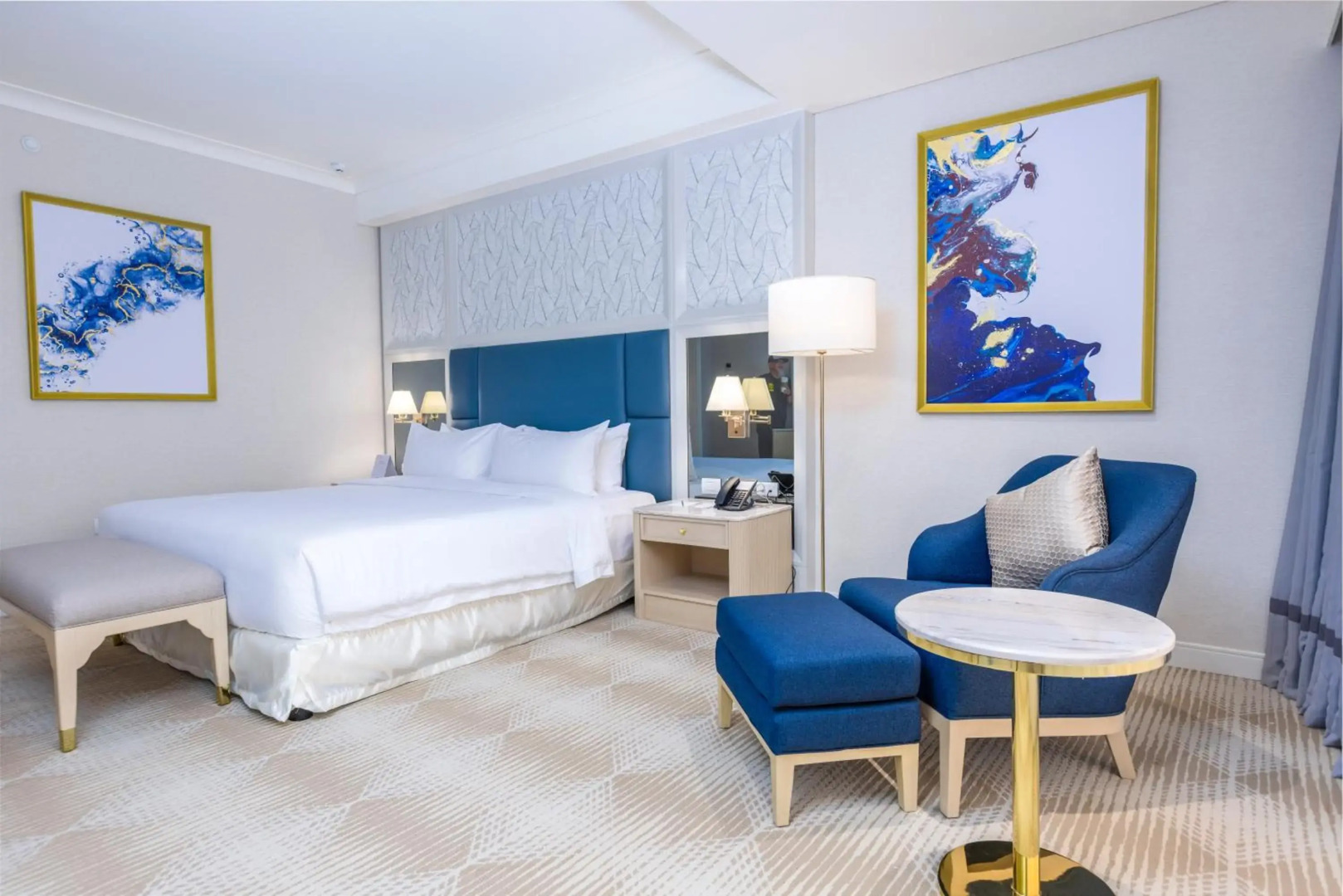 Royce Hotel & Casino