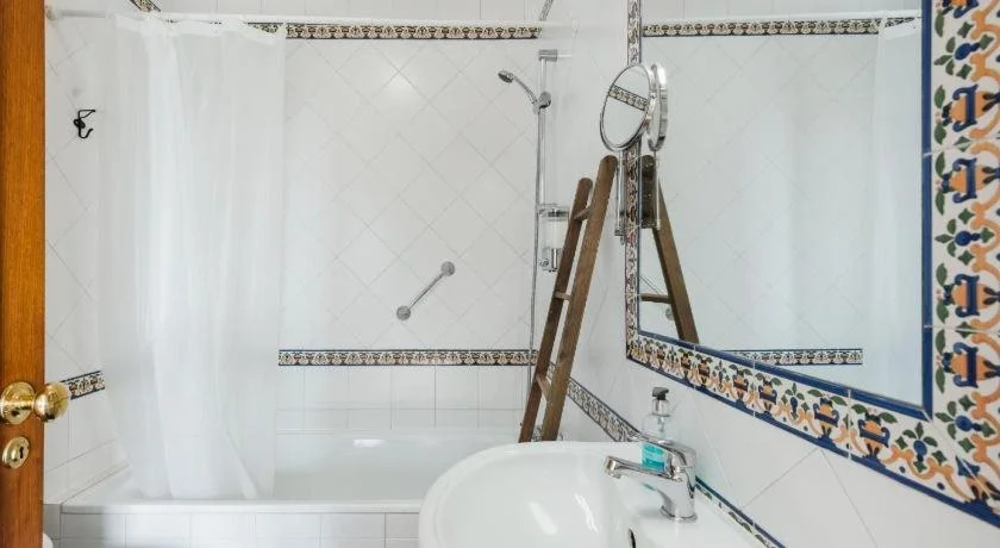 Molinum a Soulful Country House