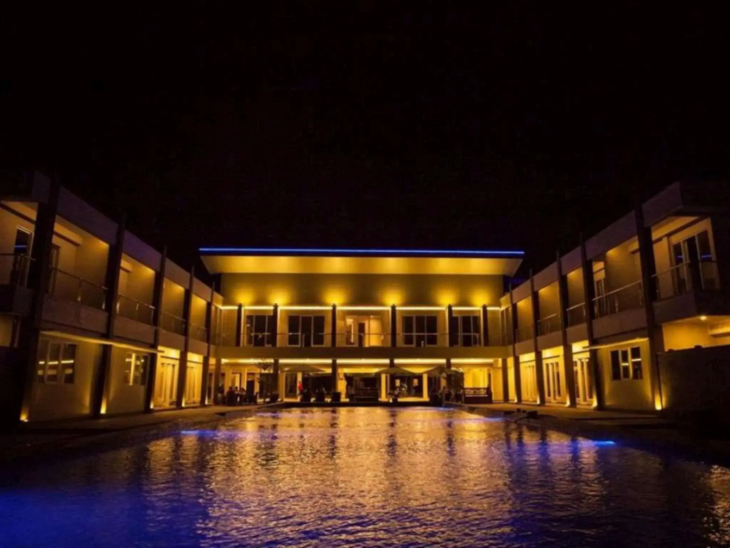 D'Season Premiere Hotel