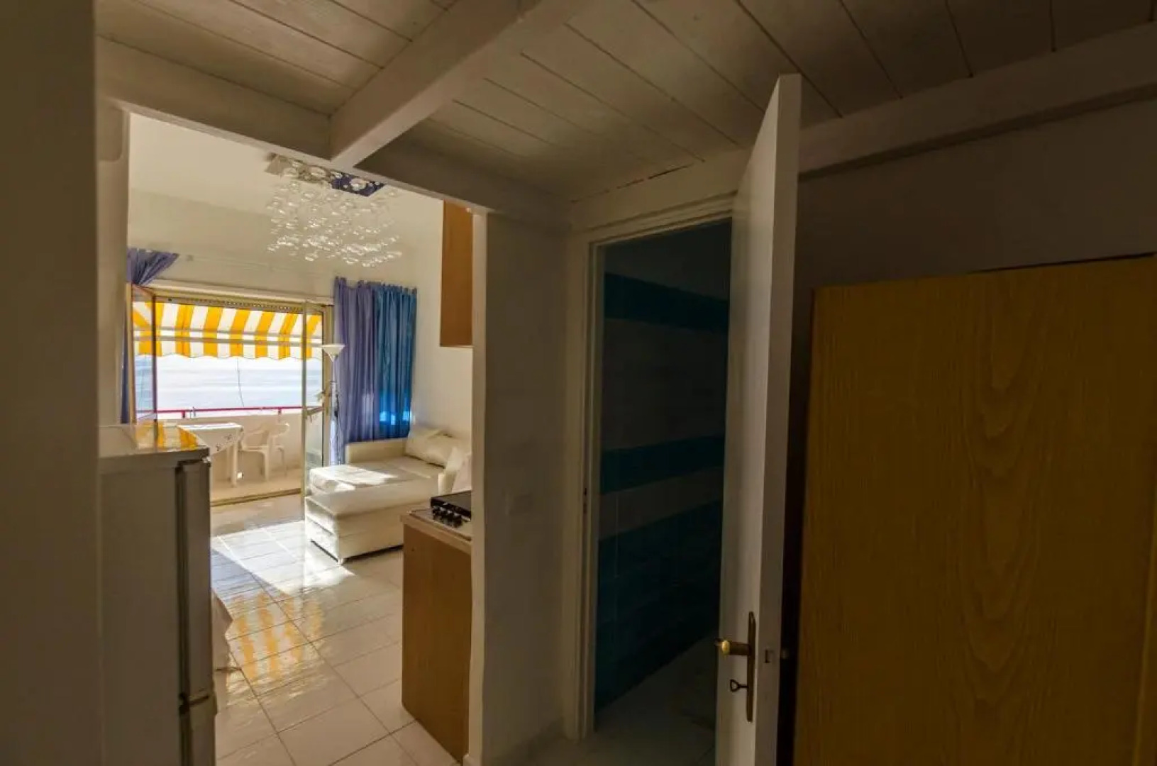 Fantastic studio, 2 min from the beach, sea view !