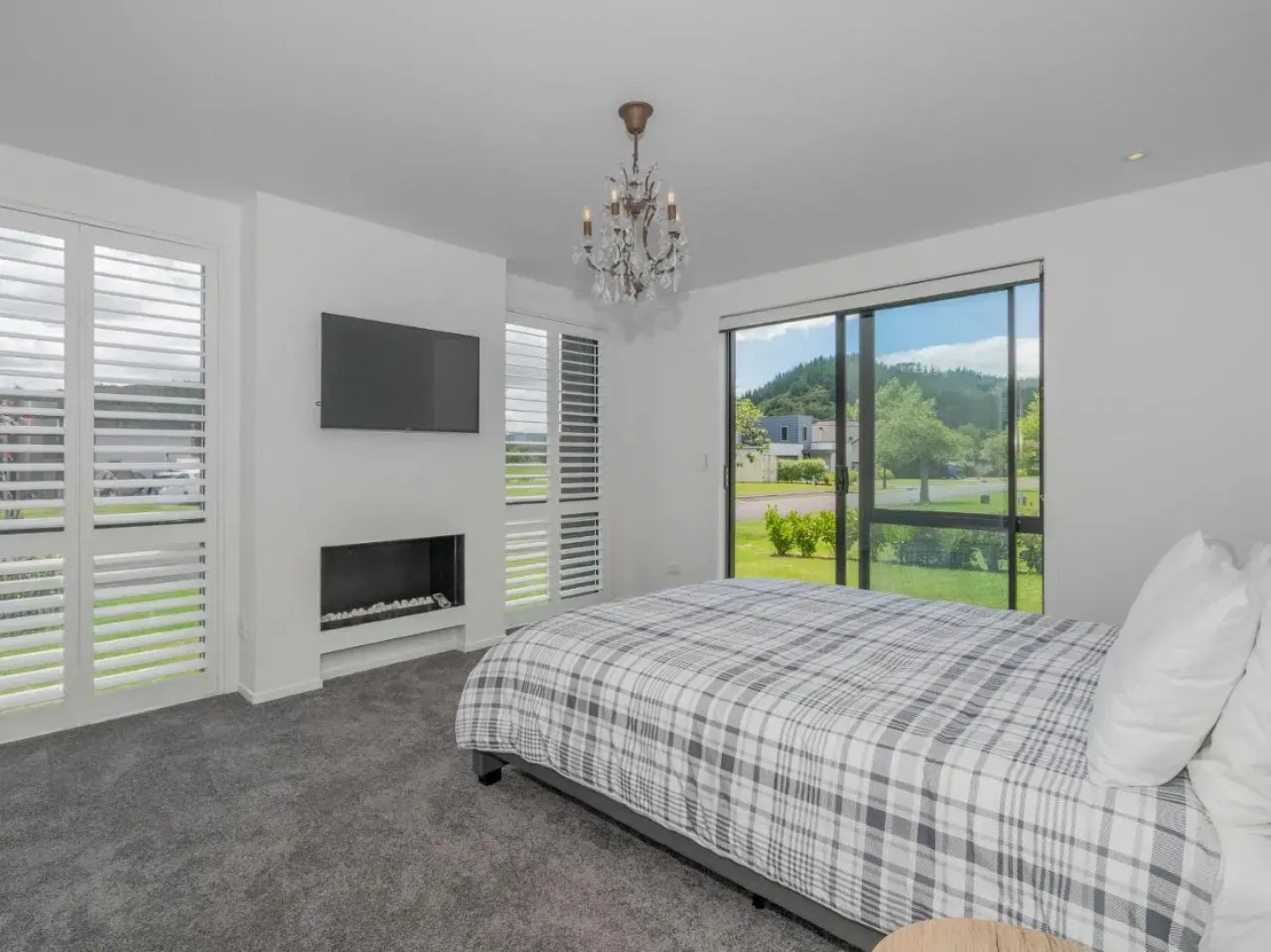 At Home at the Lakes - Pauanui Holiday Home