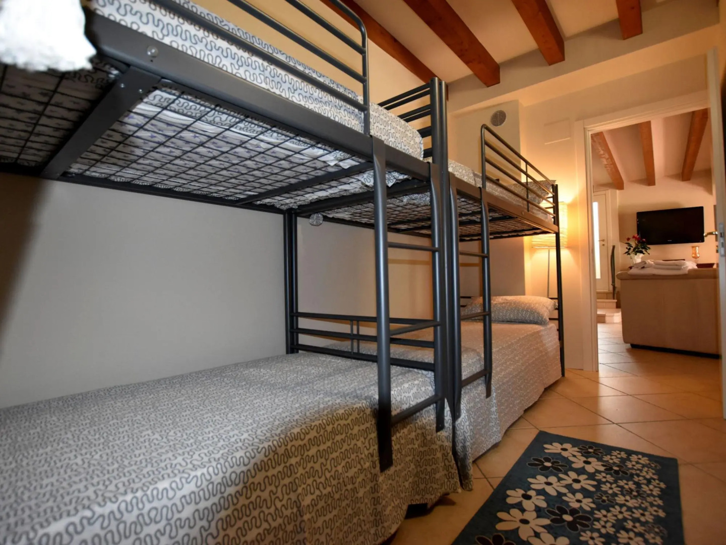 Flat in Villa, With Garden, Barbecue