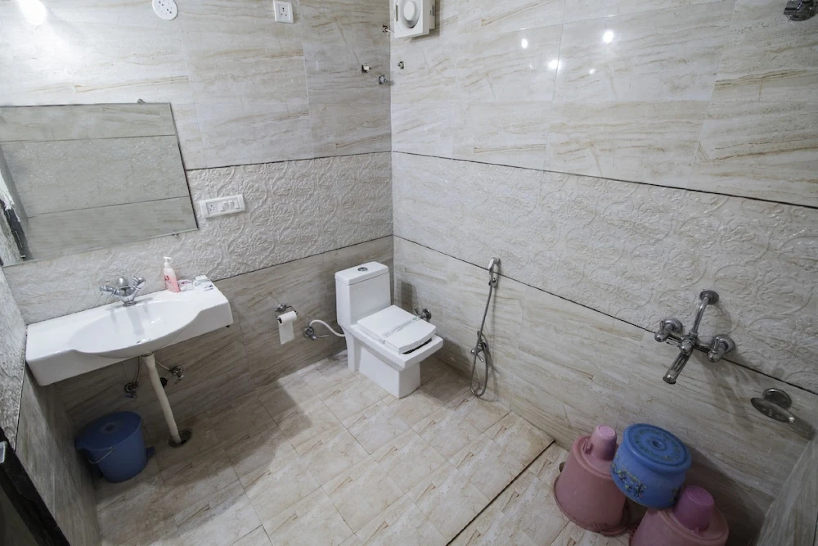 WOW STAYZ2 Misty Meadows