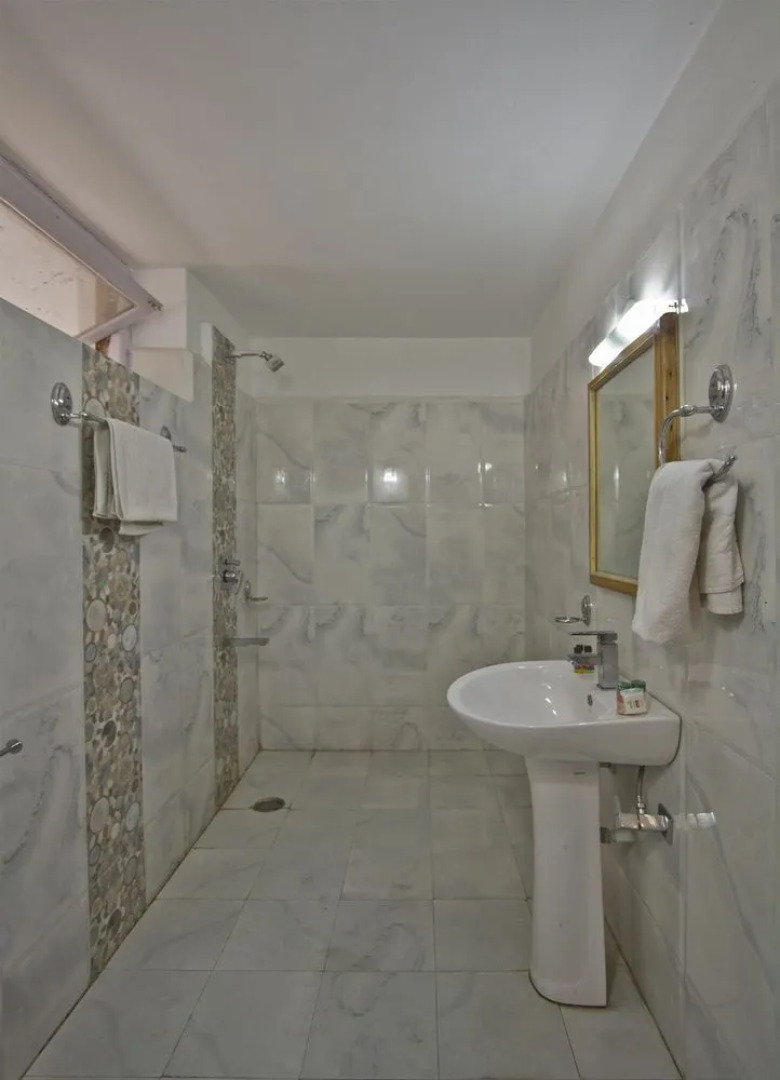 OYO 6398 Hotel Holiday Home International