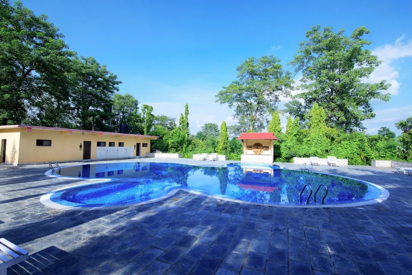 Chitwan Paradise Hotel