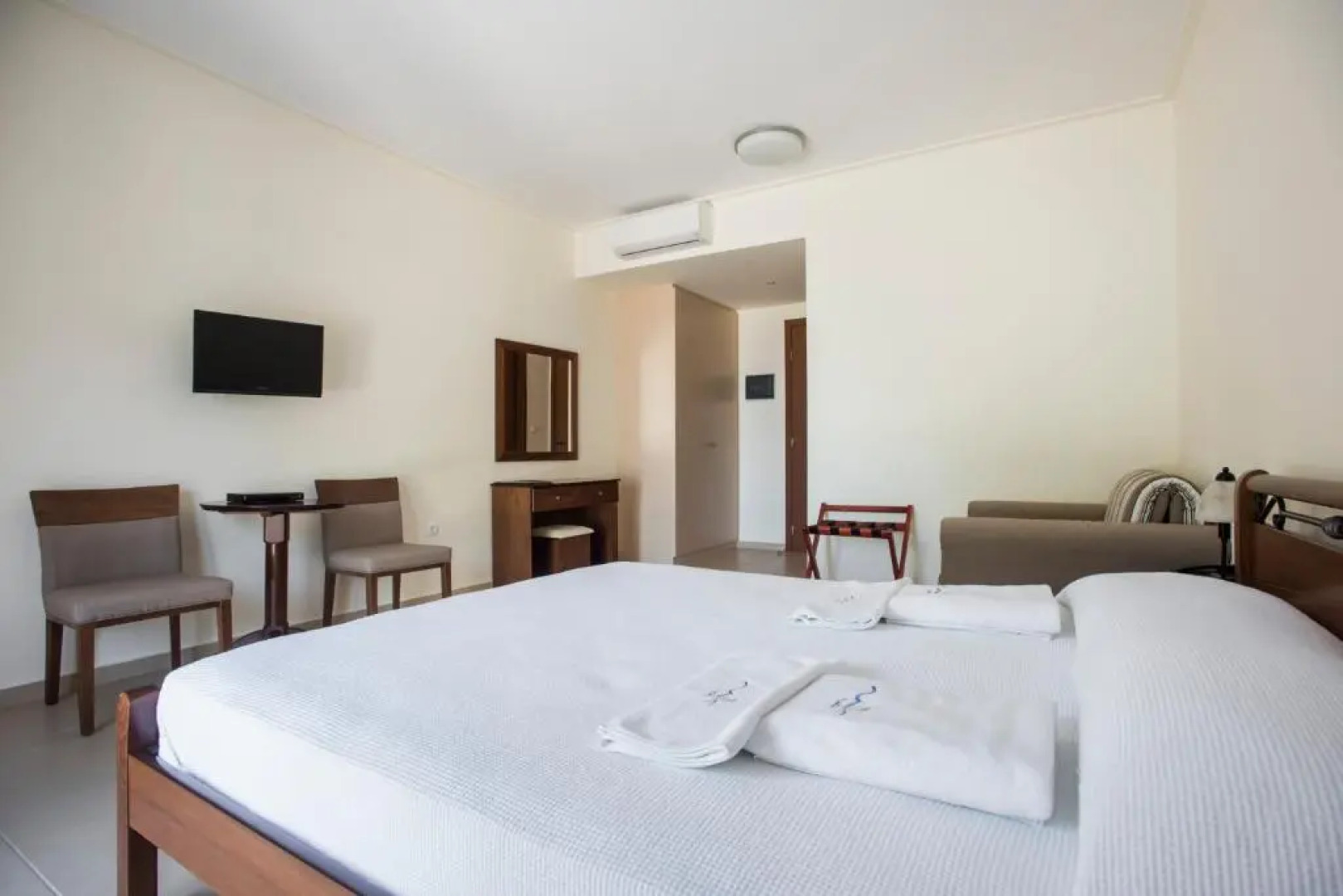 Almiriki Chios Rooms & Apartments