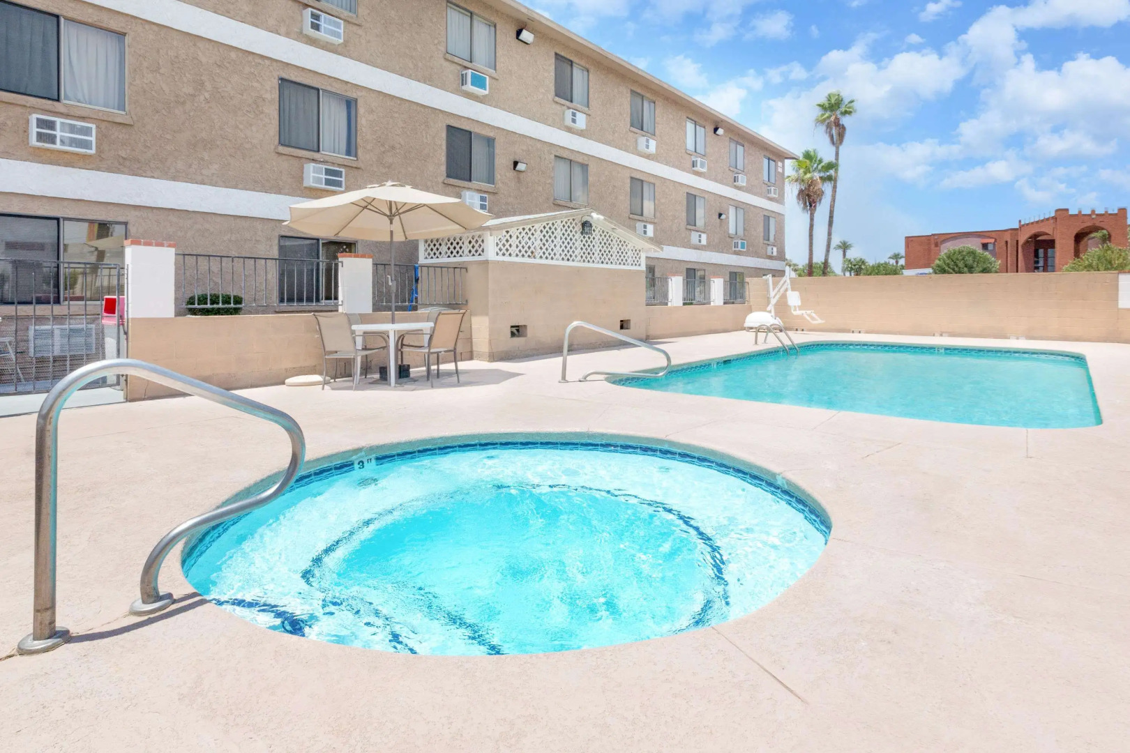 Super 8 by Wyndham Lake Havasu City