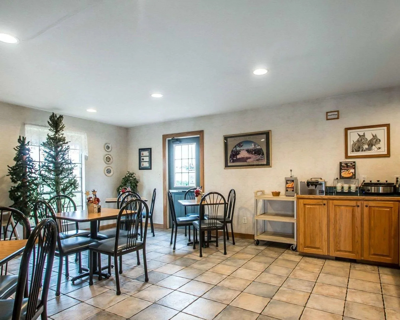 Econo Lodge Inn & Suites Lake Of The Ozarks