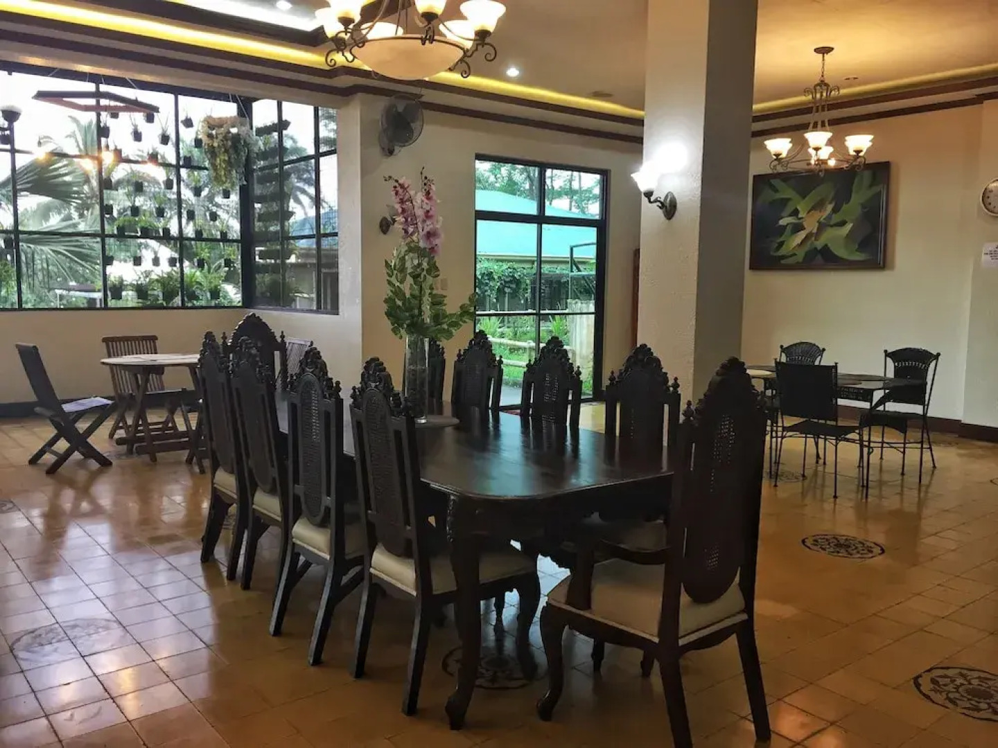 MC Mountain Home Apartelle