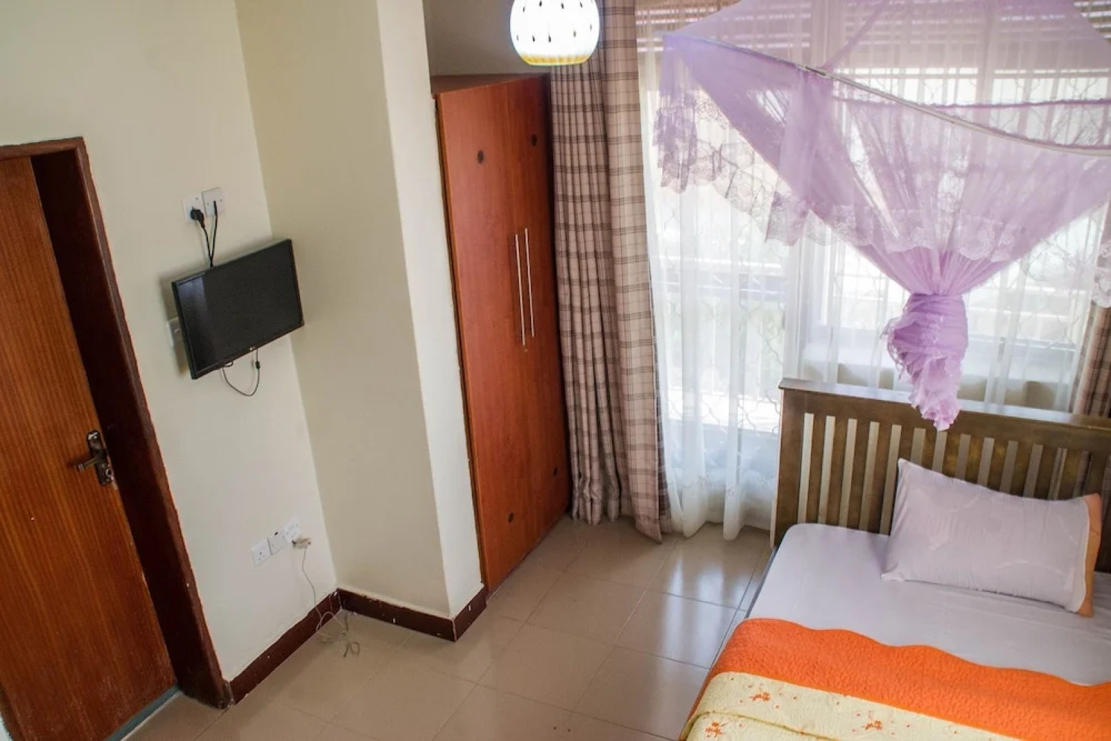 Tropical Suites Hotel