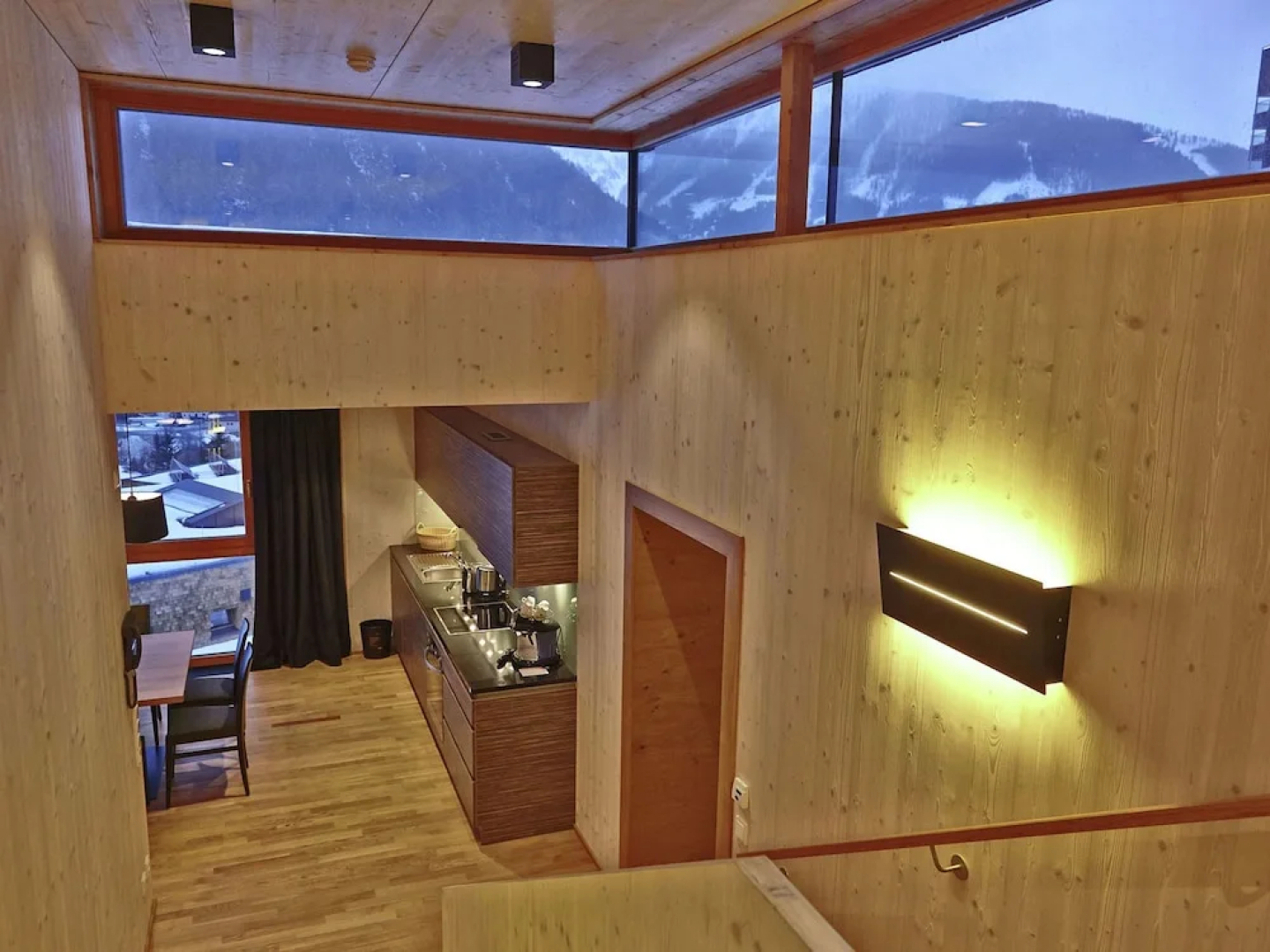 Classy Apartment With Infrared Sauna, Balcony and Garage
