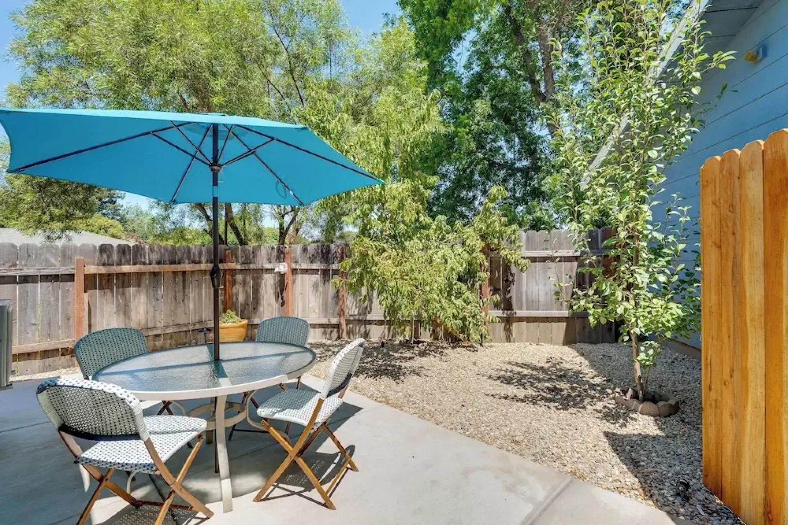 3 Mi to UC Davis: Retreat w/ Furnished Patio!