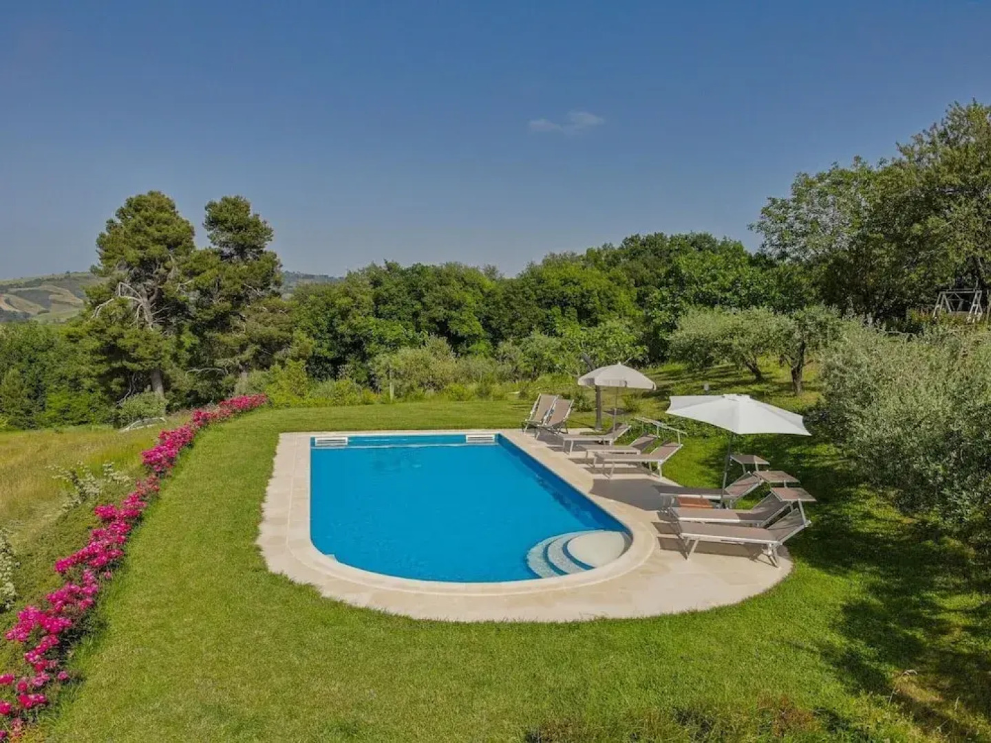 Belvilla by OYO Villa Cucco