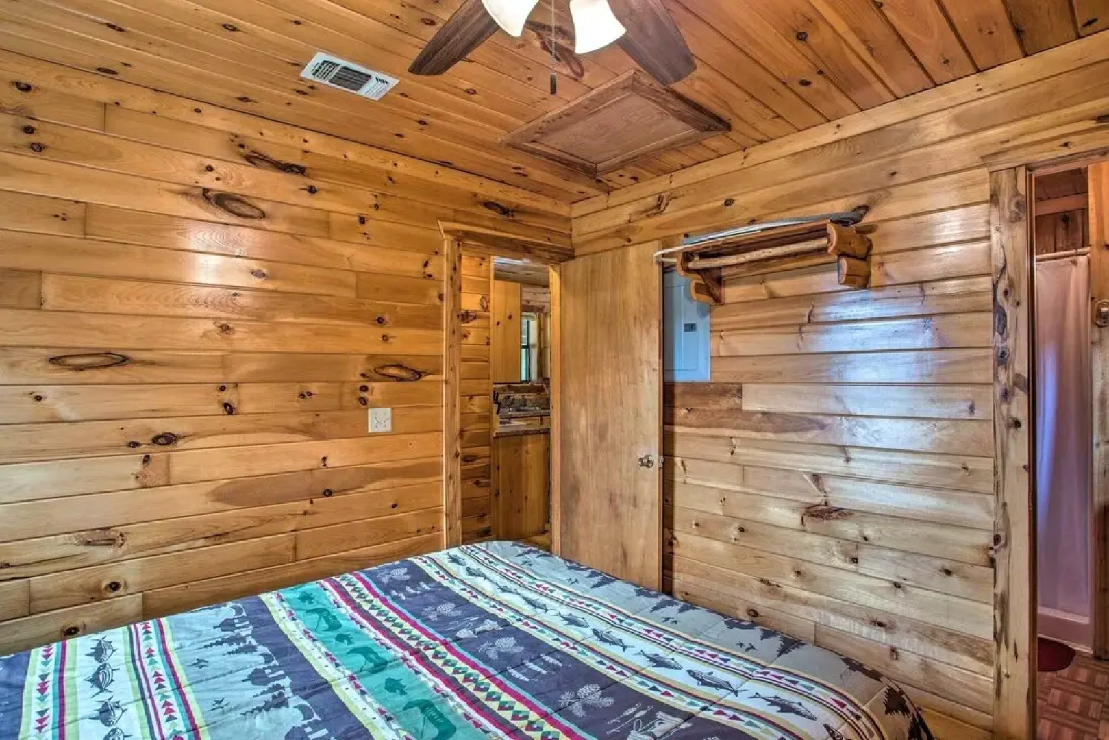 Cozy Starlight Cabin: 6 Miles to Beavers Bend!