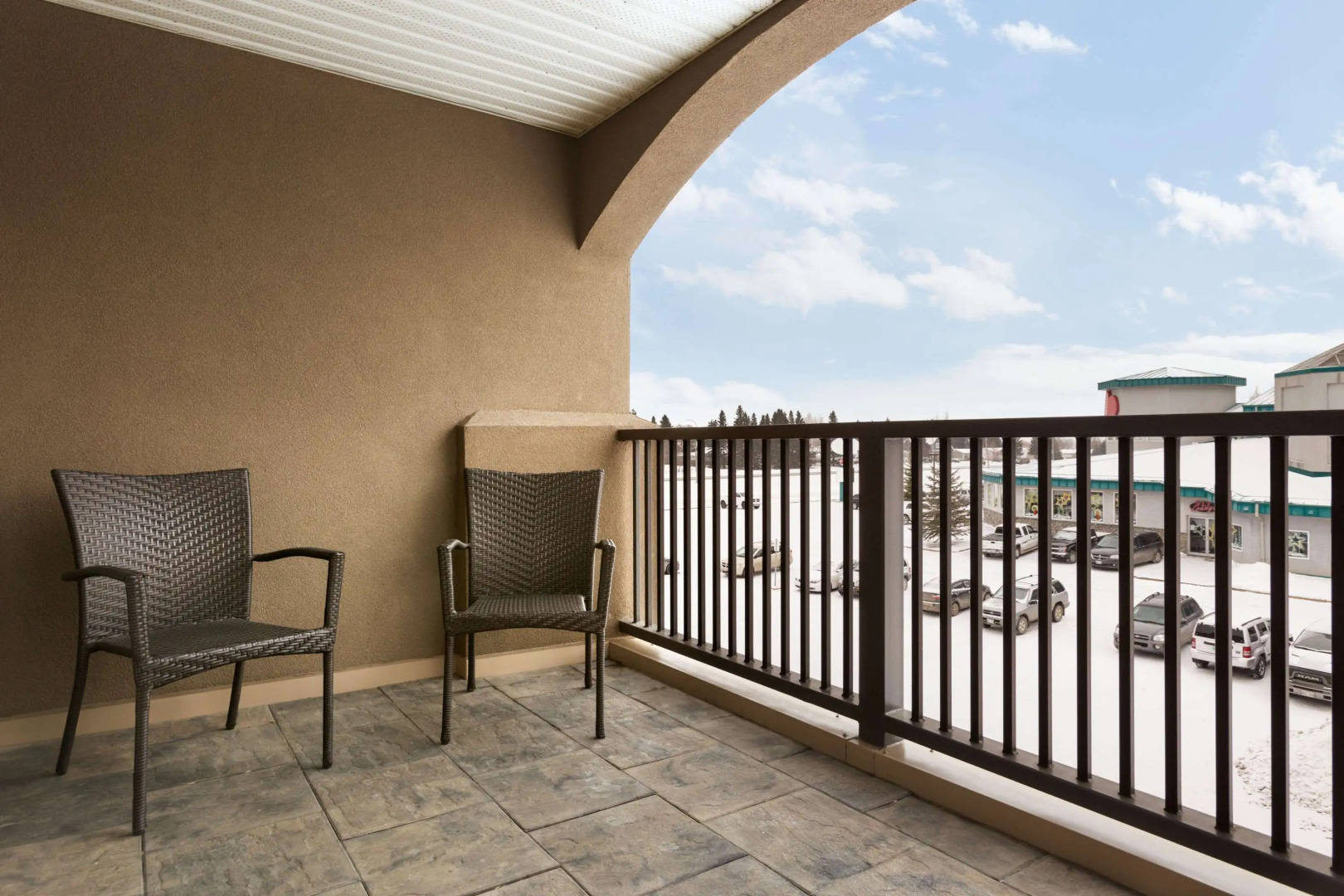 Days Inn & Suites by Wyndham Brandon