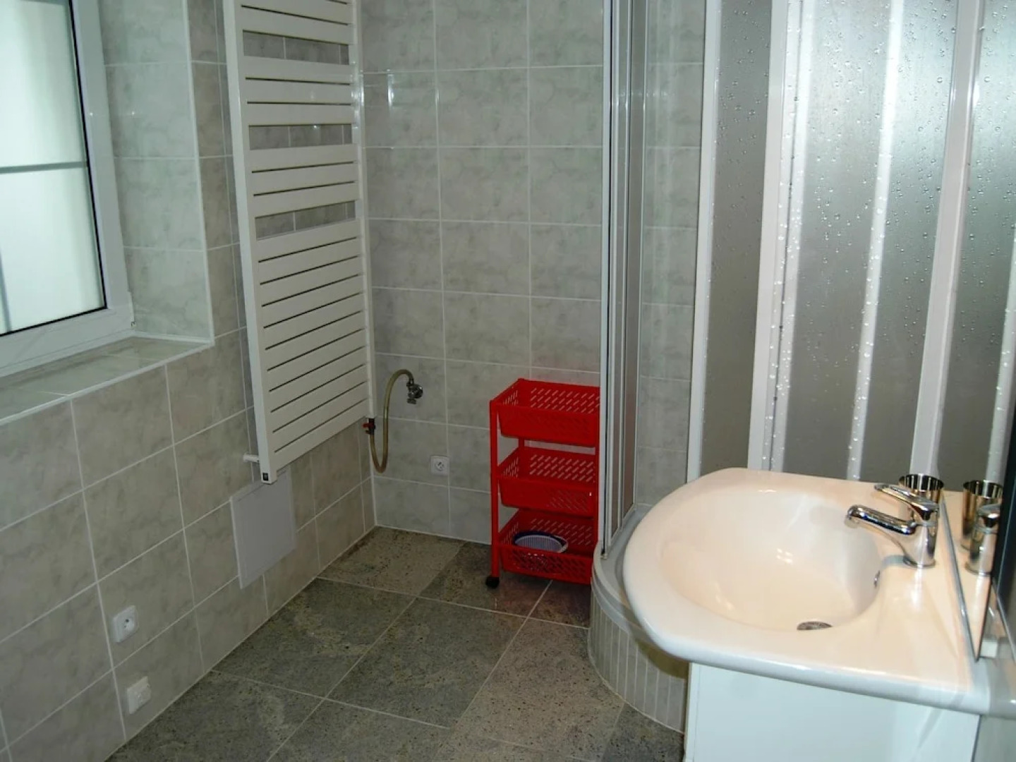 Serene Holiday Home With Private Garden, Whirlpool, Terrace