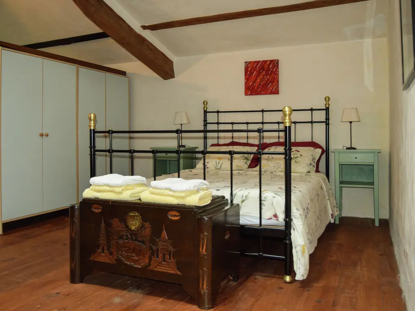 Snug cottage in Saint-Eutrope-De-Born with pool