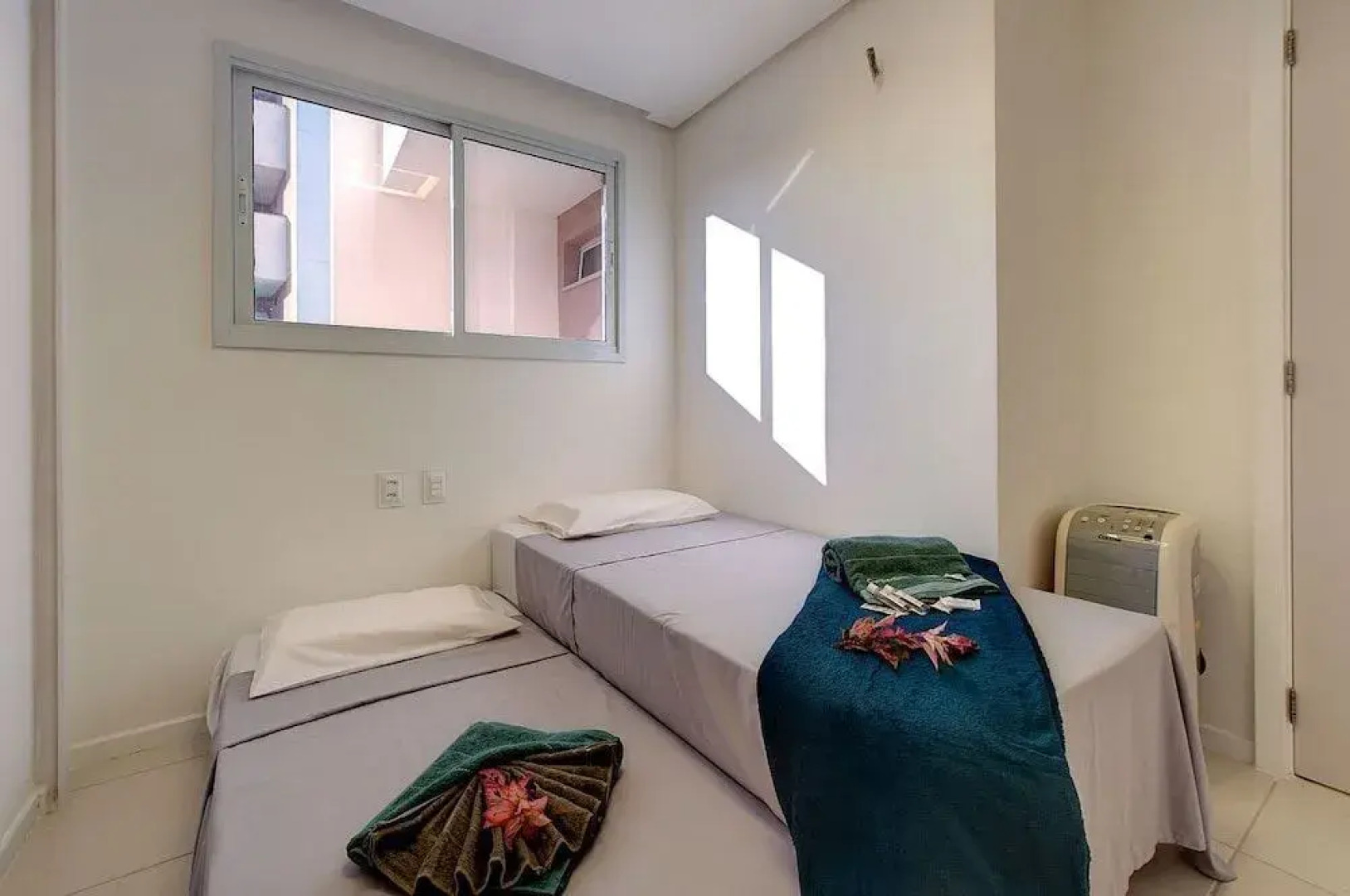 MAGNíFICO APART NO CATU LAKE RESIDENCE