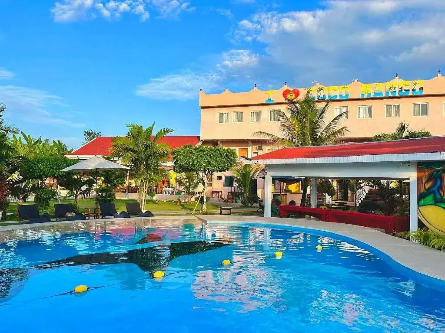 Cocomango's Resort