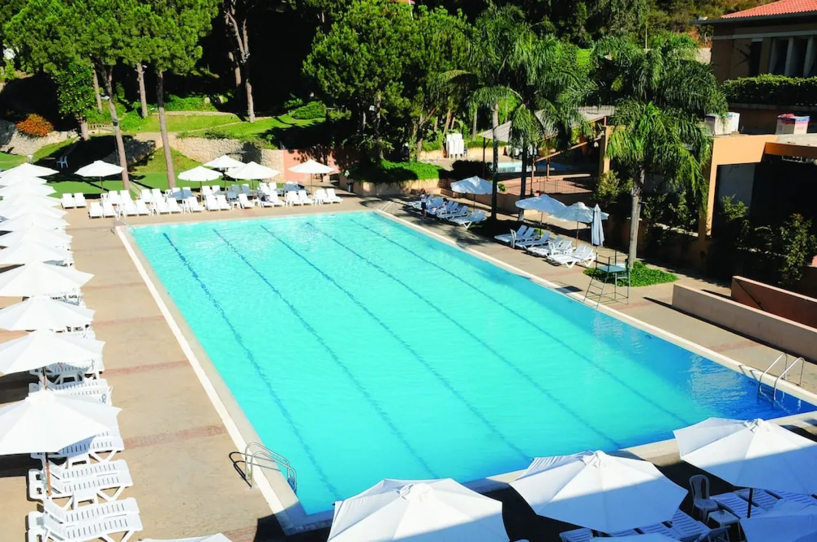 Country Lodge Hotel & Resort