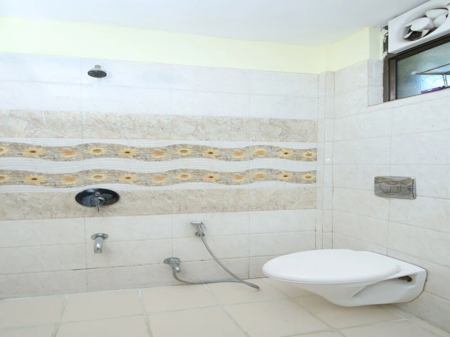 OYO 2155 Hotel Wardhman