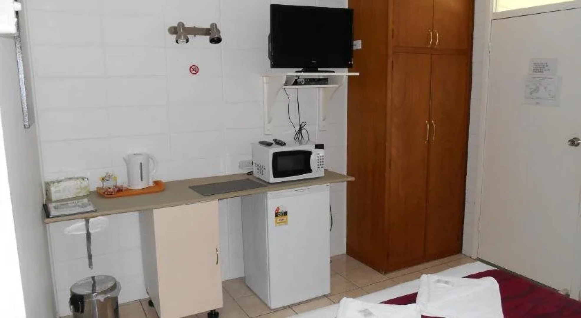 Colosseum Creek Motel and Roadhouse