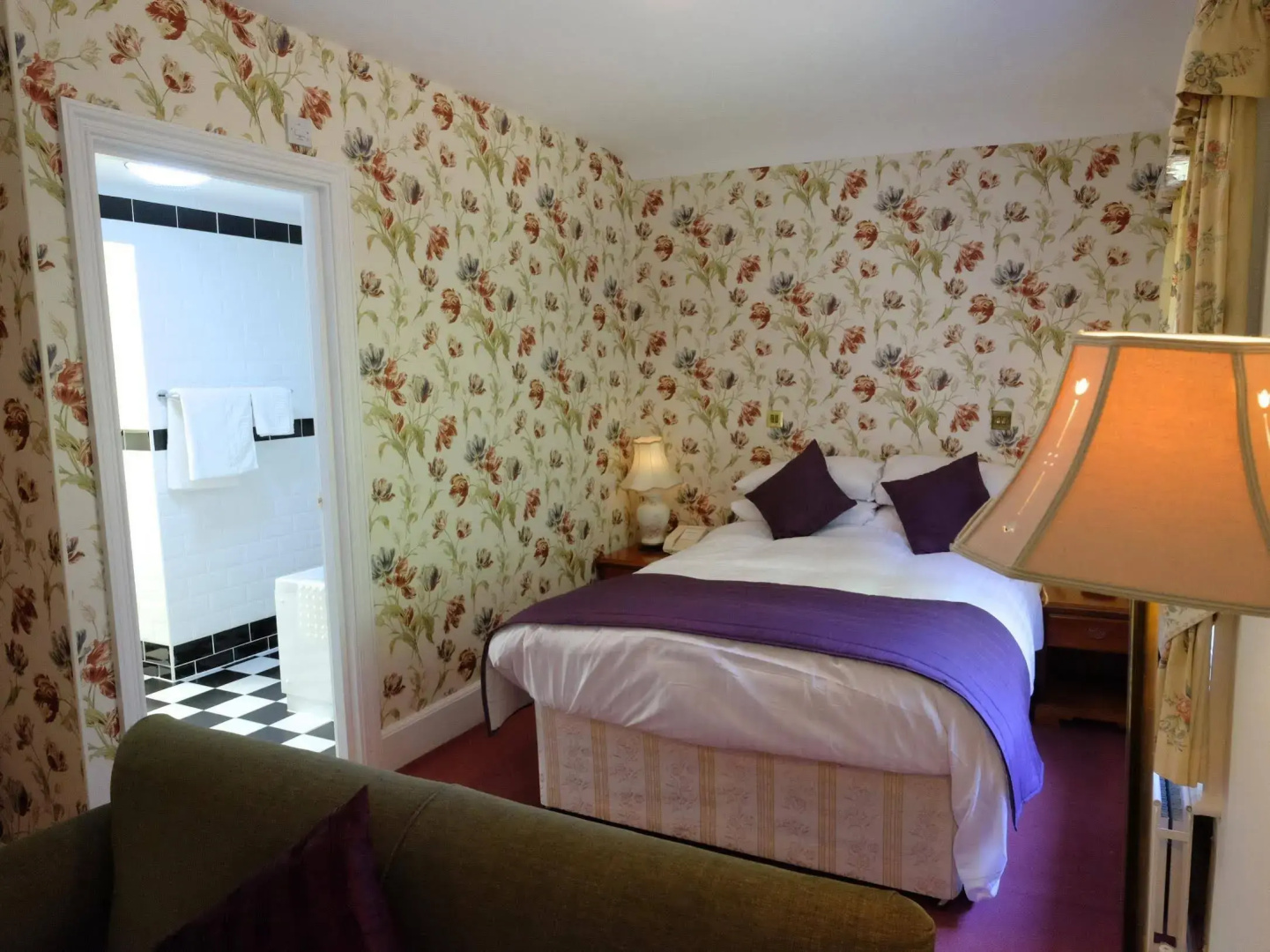 Woodland Manor Hotel