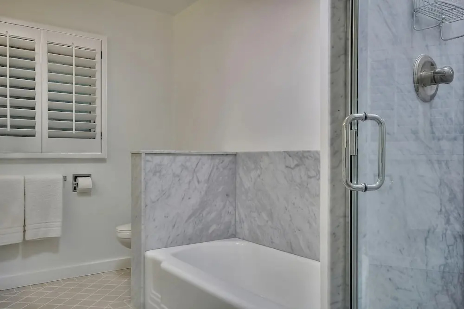 3BR 2BA Classic Montecito House Minutes to Butterfly Beach by RedAwnin