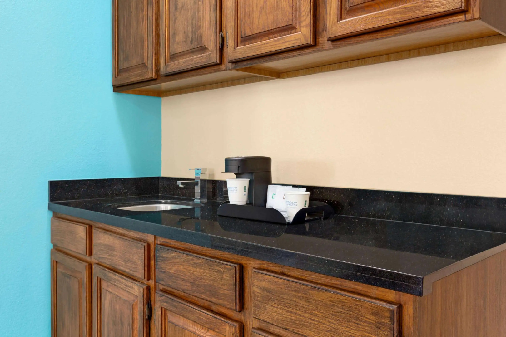 Howard Johnson by Wyndham Waterloo/Cedar Falls