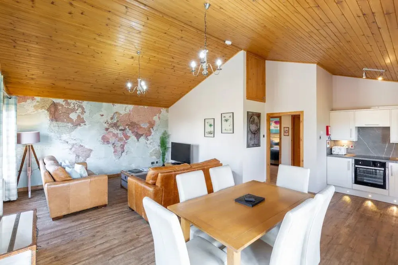 Douglas Fir Lodge With Hot Tub Near Cupar, Fife