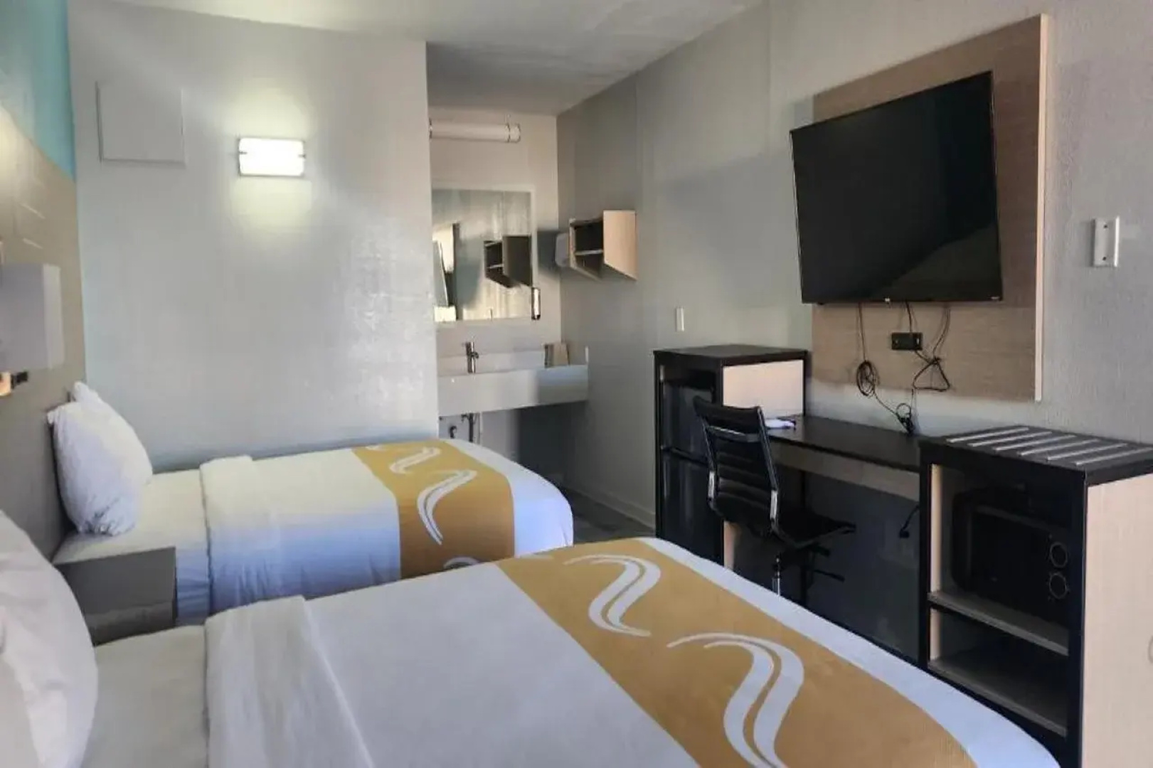 Pleasanton Executive Inn By OYO