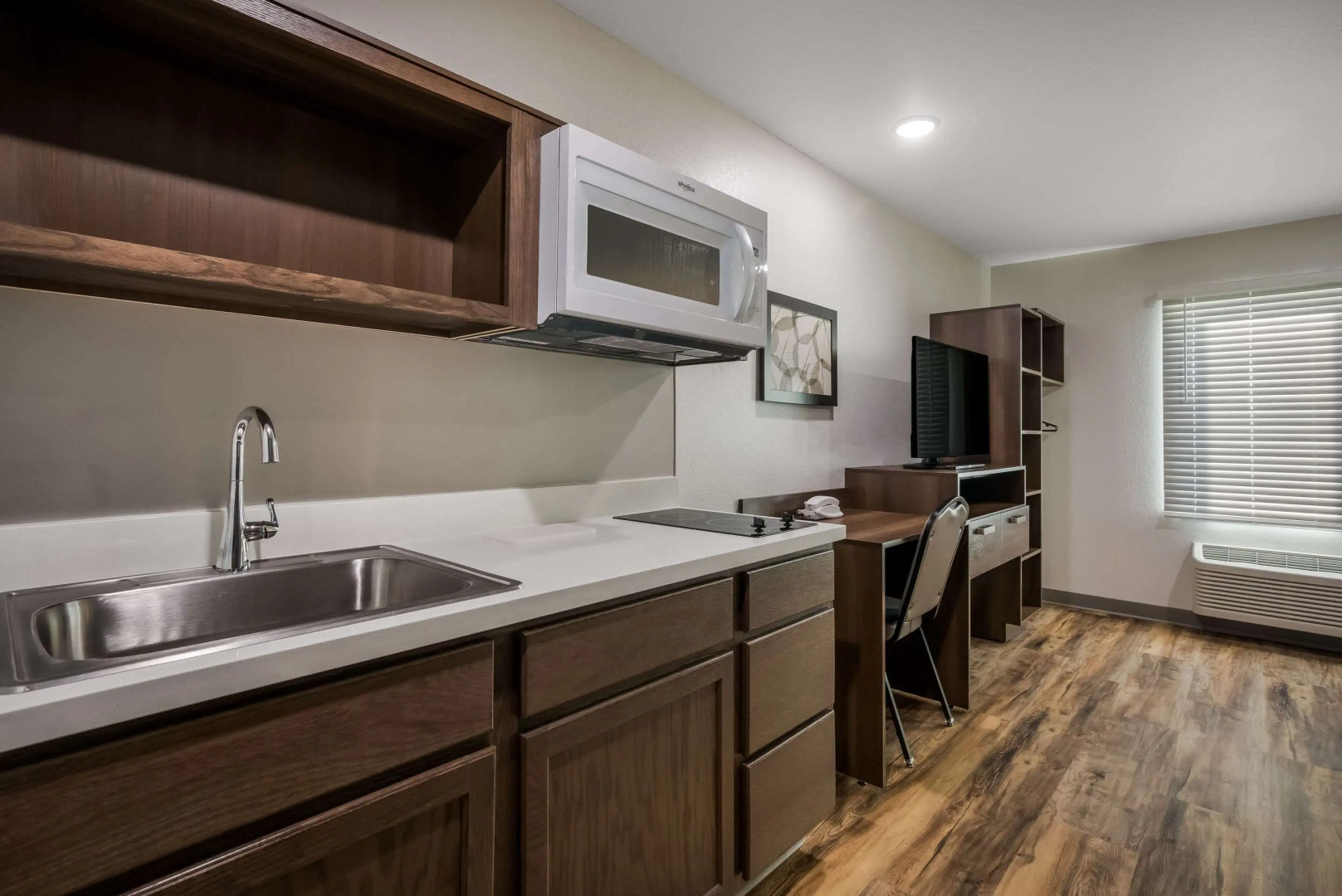 Woodspring Suites Milwaukee - Menomonee Falls