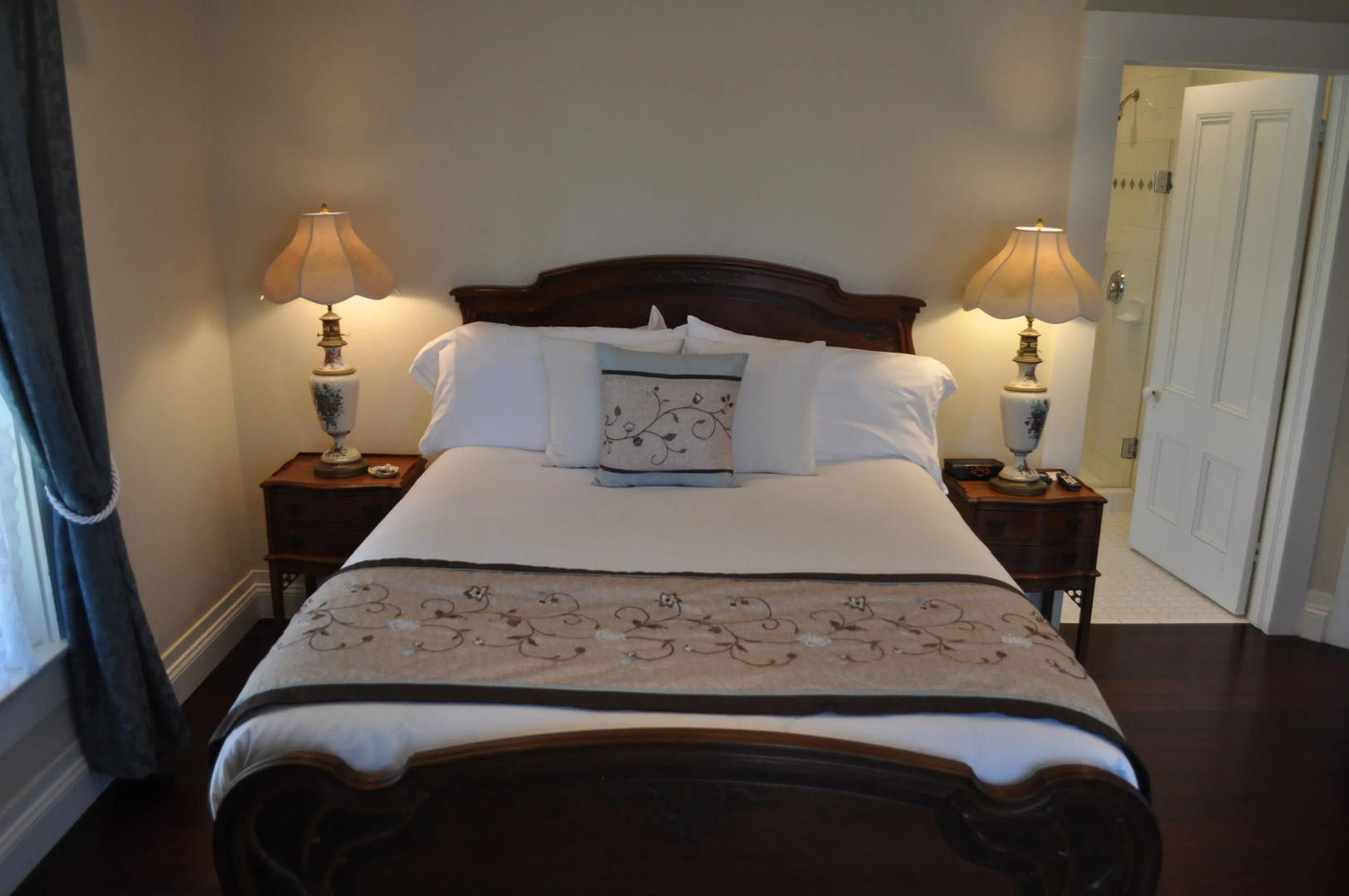 The River Belle Inn