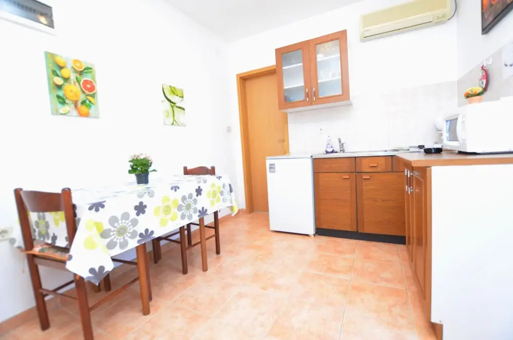 Apartments and Room Marija