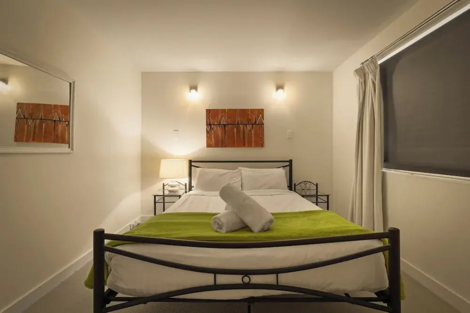 Waterfront Home - Gorgeous Views - 2 Bed